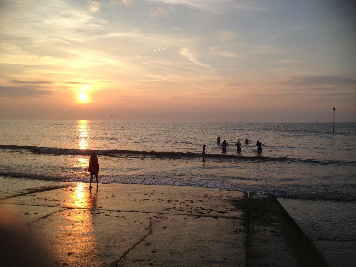 The Waves B&B Birchington-on-Sea Exterior photo